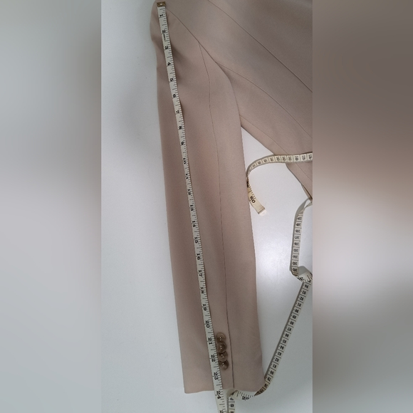 Ann Taylor Tailored Fit Blazer – Women’s Size 4 (Cream / Beige) - Picture 5 of 7